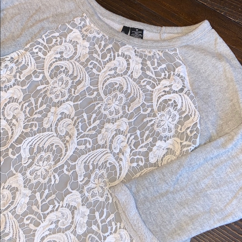 5/$20 🦄Ultra Flirt Long Sleeve Gray Top Sz M - Picture 2 of 4